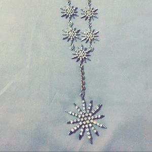 Crystal necklace looks 100x better in person 🙌🏼